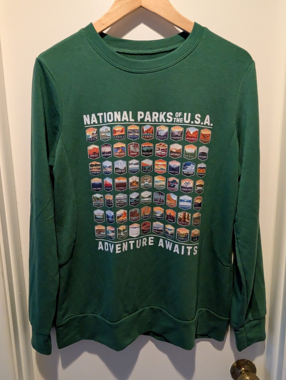 National Parks of the U.S.A. Long Sleeve Green Sweatshirt Size L
